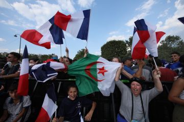 رغم التوتر الدبلوماسي بين البلدين.. فرنسا تمنح طلبة الجزائر آلاف التأشيرات الجديدة