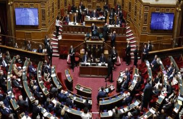 اليسار الفرنسي ينتقد تصويت البرلمان لصالح إلغاء اتفاقية 1968 اليسار الفرنسي ينتقد تصويت البرلمان لصالح إلغاء اتفاقية 1968