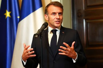 ماكرون يشكر تبون على عفوه عن بوعلام صنصال ويؤكد استعداد باريس لمواصلة الحوار مع الجزائر