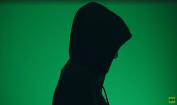 الجزائر.. الأمن يفكك 32 شبكة للنصب الإلكتروني تسببت في خسائر ضخمة للمواطنين (فيديو) الجزائر.. الأمن يفكك 32 شبكة للنصب الإلكتروني تسببت في خسائر ضخمة للمواطنين (فيديو)