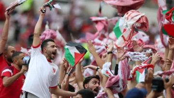 الأردن يضمن التأهل للدور الثاني من كأس العرب بعد الفوز على الكويت الأردن يضمن التأهل للدور الثاني من كأس العرب بعد الفوز على الكويت