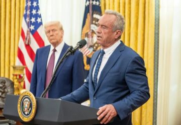وزير أمريكي يهاجم العرب بعد تصريحات ترامب المسيئة لليبيا واليمن وزير أمريكي يهاجم العرب بعد تصريحات ترامب المسيئة لليبيا واليمن