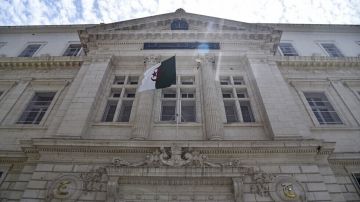 النيابة العامة الجزائرية تطالب بسجن ثلاثة رؤساء سابقين للاتحاد لكرة القدم النيابة العامة الجزائرية تطالب بسجن ثلاثة رؤساء سابقين للاتحاد لكرة القدم