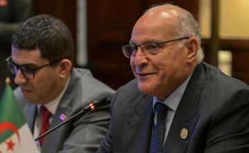 محادثة أولى منذ أشهر بين وزيري خارجية فرنسا والجزائر