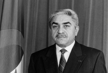 الجزائر تنعى الرئيس الأسبق اليامين زروال