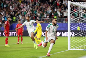 بسيناريو مثير.. الجزائر تخطف فوزا ثمينا من الأردن في المونديال بسيناريو مثير.. الجزائر تخطف فوزا ثمينا من الأردن في المونديال