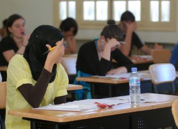 أكثر من 876 ألف طالب يجتازون امتحان البكالوريا في الجزائر اليوم أكثر من 876 ألف طالب يجتازون امتحان البكالوريا في الجزائر اليوم
