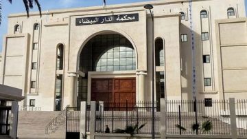 الجزائر.. الادعاء يطلب أحكاما مطولة بالسجن لأعضاء إمبراطورية فساد بوزارة التجارة الخارجية الجزائر.. الادعاء يطلب أحكاما مطولة بالسجن لأعضاء إمبراطورية فساد بوزارة التجارة الخارجية