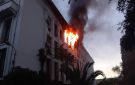الجزائر.. اندلاع حريق بمقر وزارة التربية بالمرادية (صور)