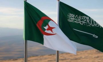 الجزائر تستنكر الهجوم على سفينة سعودية في البحر الأحمر الجزائر تستنكر الهجوم على سفينة سعودية في البحر الأحمر