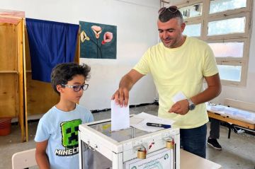 انتخابات تشريعية في الجزائر والمشاركة تسجل أدنى مستوياتها انتخابات تشريعية في الجزائر والمشاركة تسجل أدنى مستوياتها