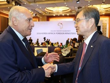 كوريا الجنوبية والجزائر تتفقان على إنشاء خط جوي مباشر كوريا الجنوبية والجزائر تتفقان على إنشاء خط جوي مباشر