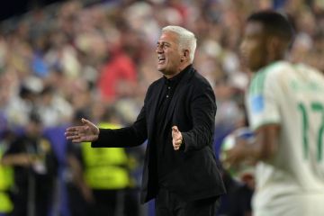 رغم تجديد عقده قبل المونديال.. منتخب الجزائر ينفصل عن مدربه بيتكوفيتش رغم تجديد عقده قبل المونديال.. منتخب الجزائر ينفصل عن مدربه بيتكوفيتش