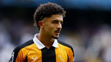 الجزائري محمد بلومي، ابن الأسطورة، الذي يشق طريقه في الدوري الإنجليزي الجزائري محمد بلومي، ابن الأسطورة، الذي يشق طريقه في الدوري الإنجليزي