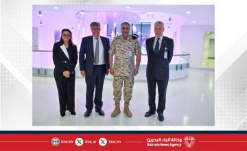 قائد الخدمات الطبية الملكية يستقبل وفدا من مستشفى مارسدن الملكية لتعزيز التعاون الطبي بين مملكة البحرين والمملكة المتحدة