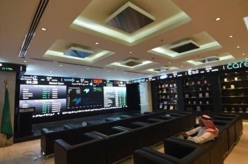 مكاسب الأسهم القيادية تضع المؤشر السعودي عند 11700 نقطة مكاسب الأسهم القيادية تضع المؤشر السعودي عند 11700 نقطة