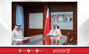 وزير الخارجية يتسلم نسخا من أوراق اعتماد عدد من السفراء المعينين لدى مملكة البحرين وزير الخارجية يتسلم نسخا من أوراق اعتماد عدد من السفراء المعينين لدى مملكة البحرين