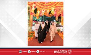 نيابة عن سمو ولي العهد رئيس مجلس الوزراء.. سمو الشيخ محمد بن سلمان بن حمد يزور عدد من الأسر بمناسبة ديوالي ورأس السنة الهندية نيابة عن سمو ولي العهد رئيس مجلس الوزراء.. سمو الشيخ محمد بن سلمان بن حمد يزور عدد من الأسر بمناسبة ديوالي ورأس السنة الهندية