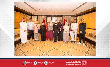 وزيرة شؤون الشباب تستقبل فريق مركز مايكرو آرت لتدريب الفنون وتثمن فوزهم بالمركز الأول في ملتقى أولادنا الدولي وزيرة شؤون الشباب تستقبل فريق مركز مايكرو آرت لتدريب الفنون وتثمن فوزهم بالمركز الأول في ملتقى أولادنا الدولي