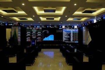 المؤشر السعودي يتراجع بفعل ضغوط البيع والصفقات الخاصة المؤشر السعودي يتراجع بفعل ضغوط البيع والصفقات الخاصة