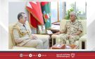 رئيس هيئة الأركان يستقبل الملحق العسكري بسفارة المملكة المغربية الشقيقة المعتمد لدى مملكة البحرين والمقيم في الرياض - bh