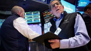 الأسهم الأمريكية تهبط جماعيا بشكل حاد عند الإغلاق مع قفز مؤشر الخوف 12 الأسهم الأمريكية تهبط جماعيا بشكل حاد عند الإغلاق مع قفز مؤشر الخوف 12