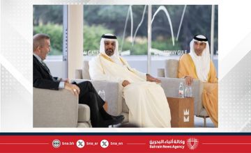 وزير المالية والاقتصاد الوطني يشارك في إطار النسخة الثالثة من منتدى بوابة الخليج 2025 بجلسة حوارية بعنوان التحديات والمتغيرات التي تشهدها الأسواق العالمية ويؤكد: البحرين أولت اهتماما بالغا لتنويع القاعدة الاقتصادية وتعزيز الشراكات الاستراتيجية وزير المالية والاقتصاد الوطني يشارك في إطار النسخة الثالثة من منتدى بوابة الخليج 2025 بجلسة حوارية بعنوان التحديات والمتغيرات التي تشهدها الأسواق العالمية ويؤكد: البحرين أولت اهتماما بالغا لتنويع القاعدة الاقتصادية وتعزيز الشراكات الاستراتيجية