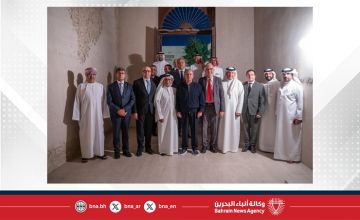 وزارة الخارجية تنظم جولة ثقافية لأصحاب السعادة السفراء العرب المقيمين لدى مملكة البحرين في مهرجان ليالي المحرق وزارة الخارجية تنظم جولة ثقافية لأصحاب السعادة السفراء العرب المقيمين لدى مملكة البحرين في مهرجان ليالي المحرق