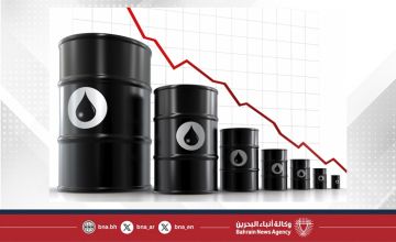 أسعار النفط تهبط بأكثر من اثنين بالمئة وسط مخاوف تخمة المعروض