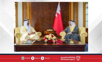 نائب رئيس مجلس الوزراء يلتقي مساعد وزير شؤون مجلس الوزراء للتنافسية والتبادل المعرفي بدولة الإمارات.. ويؤكد: تبادل الخبرات وتعزيز الشراكات في التنمية المستدامة بين البحرين والإمارات انسجاما مع الرؤى المشتركة نائب رئيس مجلس الوزراء يلتقي مساعد وزير شؤون مجلس الوزراء للتنافسية والتبادل المعرفي بدولة الإمارات.. ويؤكد: تبادل الخبرات وتعزيز الشراكات في التنمية المستدامة بين البحرين والإمارات انسجاما مع الرؤى المشتركة
