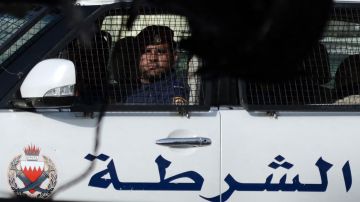 قتله وأحرق مقر سكنه في مزرعة.. البحرين تكشف تفاصيل جريمة