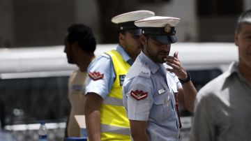 حجوزات ورحلات وهمية.. البحرين تقبض على شخصين بقضايا احتيال