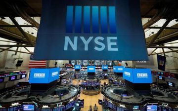 وول ستريت تغلق على انخفاض متأثرة بتراجع أسهم التكنولوجيا والبنوك وول ستريت تغلق على انخفاض متأثرة بتراجع أسهم التكنولوجيا والبنوك