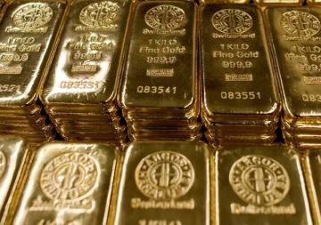 الذهب يصعد بدعم تراجع النفط وترقب مسار الفائدة الأمريكية