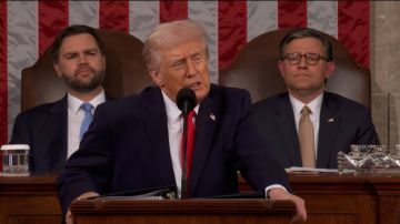 إعلام إيراني: الحرس الثوري استهدف 4 قواعد أمريكية في الإمارات وقطر والكويت والبحرين إعلام إيراني: الحرس الثوري استهدف 4 قواعد أمريكية في الإمارات وقطر والكويت والبحرين