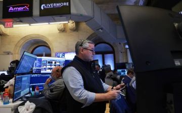 وول ستريت تغلق على ارتفاع مدعومة بمكاسب AMD وأسهم البرمجيات وول ستريت تغلق على ارتفاع مدعومة بمكاسب AMD وأسهم البرمجيات