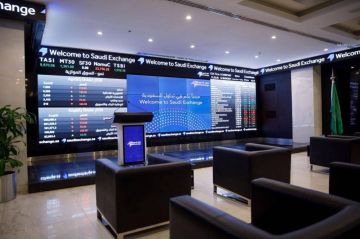 المؤشر السعودي يرتد بدعم المصارف ويعوض خسائره