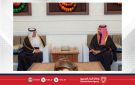 سمو ولي العهد رئيس مجلس الوزراء يلتقي سمو ولي العهد رئيس مجلس الوزراء بالمملكة العربية السعودية ويؤكد: العلاقات الأخوية التاريخية التي تربط البحرين والسعودية تقوم على أسس متينة من التعاون والشراكة والتاريخ المشترك وتشهد مختلف مساراتها تقدما وتطورا - bh
