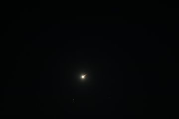 اندلاع حريق في ميناء سلمان بالبحرين نتيجة هجوم صاروخي إيراني اندلاع حريق في ميناء سلمان بالبحرين نتيجة هجوم صاروخي إيراني