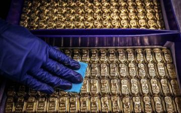 أسعار الذهب تواصل تراجعها وسط استمرار حرب إيران