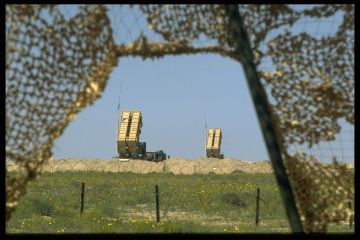 بلومبرغ: استنزاف خطير للدفاعات الجوية في الخليج.. مخزون الصواريخ الاعتراضية يقترب من النفاد