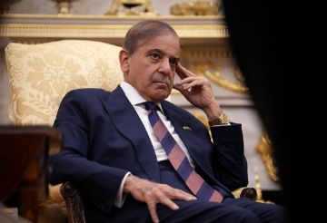 شهباز شريف يبحث مع حمد بن عيسى وماكرون الوساطة الباكستانية بين طهران وواشنطن شهباز شريف يبحث مع حمد بن عيسى وماكرون الوساطة الباكستانية بين طهران وواشنطن