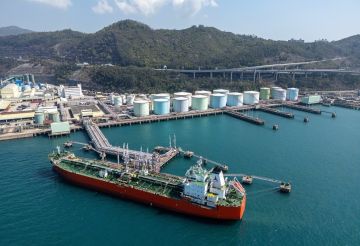 دميترييف: أسعار النفط ستتجاوز 150 دولارا للبرميل في غضون أسبوعين