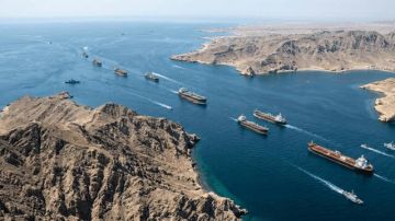 الحرس الثوري الإيراني يعفي العراق من قيود مضيق هرمز الحرس الثوري الإيراني يعفي العراق من قيود مضيق هرمز