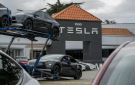 تباطؤ مبيعات تسلا مع غياب الحوافز الضريبية وتراجع الطلب العالمي
