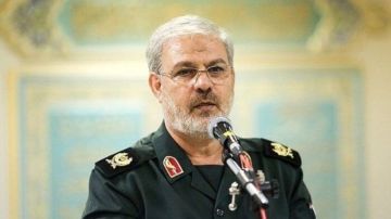 متحدث الحرس الثوري الإيراني: دمرنا رأس مال معالجة بيانات العدو في البحرين (فيديو) متحدث الحرس الثوري الإيراني: دمرنا رأس مال معالجة بيانات العدو في البحرين (فيديو)