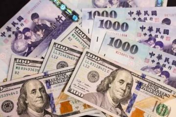 الدولار يتماسك والعملات الآسيوية تتذبذب وسط حالة من عدم اليقين الدولار يتماسك والعملات الآسيوية تتذبذب وسط حالة من عدم اليقين