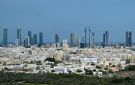 البحرين.. حبس وإبعاد نهائي لمتهم من جنسية عربية بسبب مقاطع مخلة بالآداب