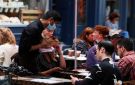 قطاع الخدمات البريطاني يسجل تحسنا مفاجئا رغم توترات الشرق الأوسط