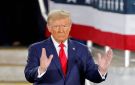 ترامب: أدرس باستمرار إمكانية استئناف الضربات على إيران
